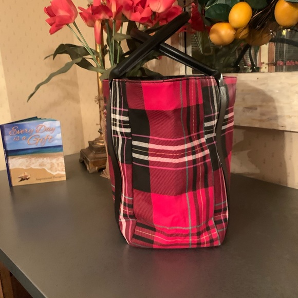 VICTORIAS SECRET signature canvas tote. Beautiful RED and BLACK Tartan plaid. - Picture 4 of 6